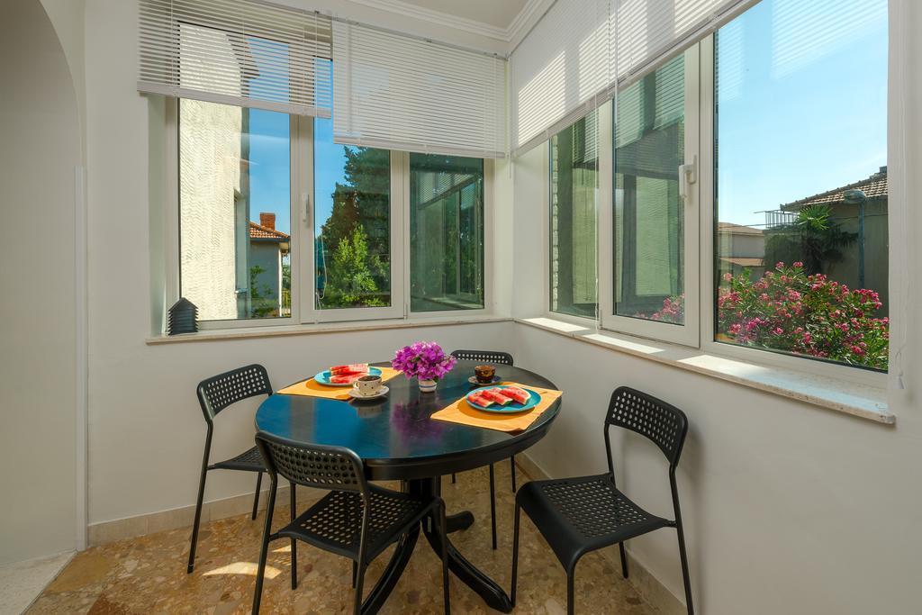 Garden Apartment Kaštela Værelse billede