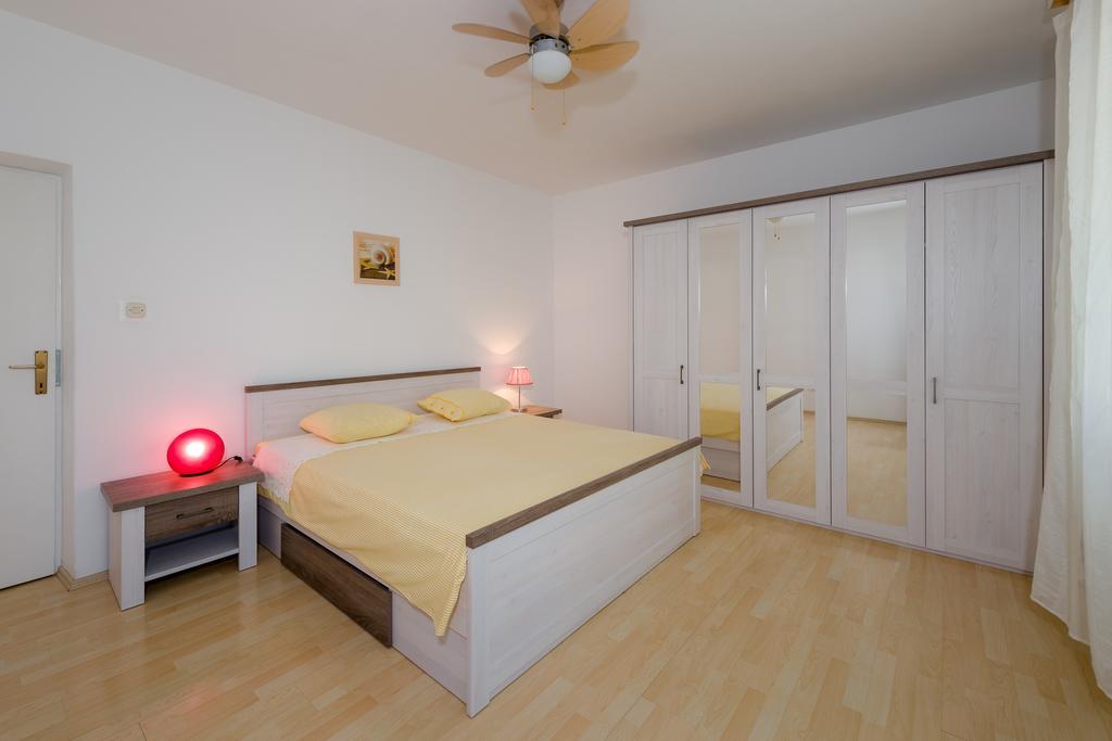 Garden Apartment Kaštela Værelse billede