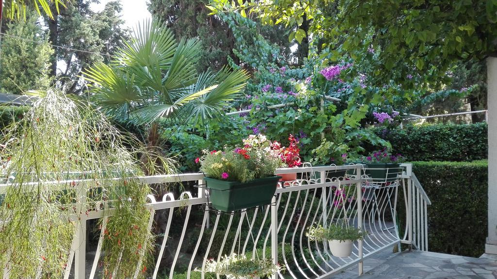 Garden Apartment Kaštela Eksteriør billede